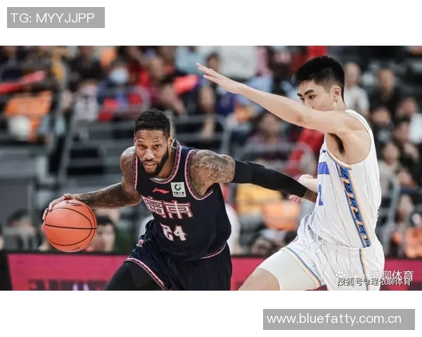 深圳篮球队灵活性引发热议球迷观点各异赛季表现成焦点